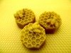 Ekologiczna świeca z wosku pszczelego ośmiobok z pszczołą 